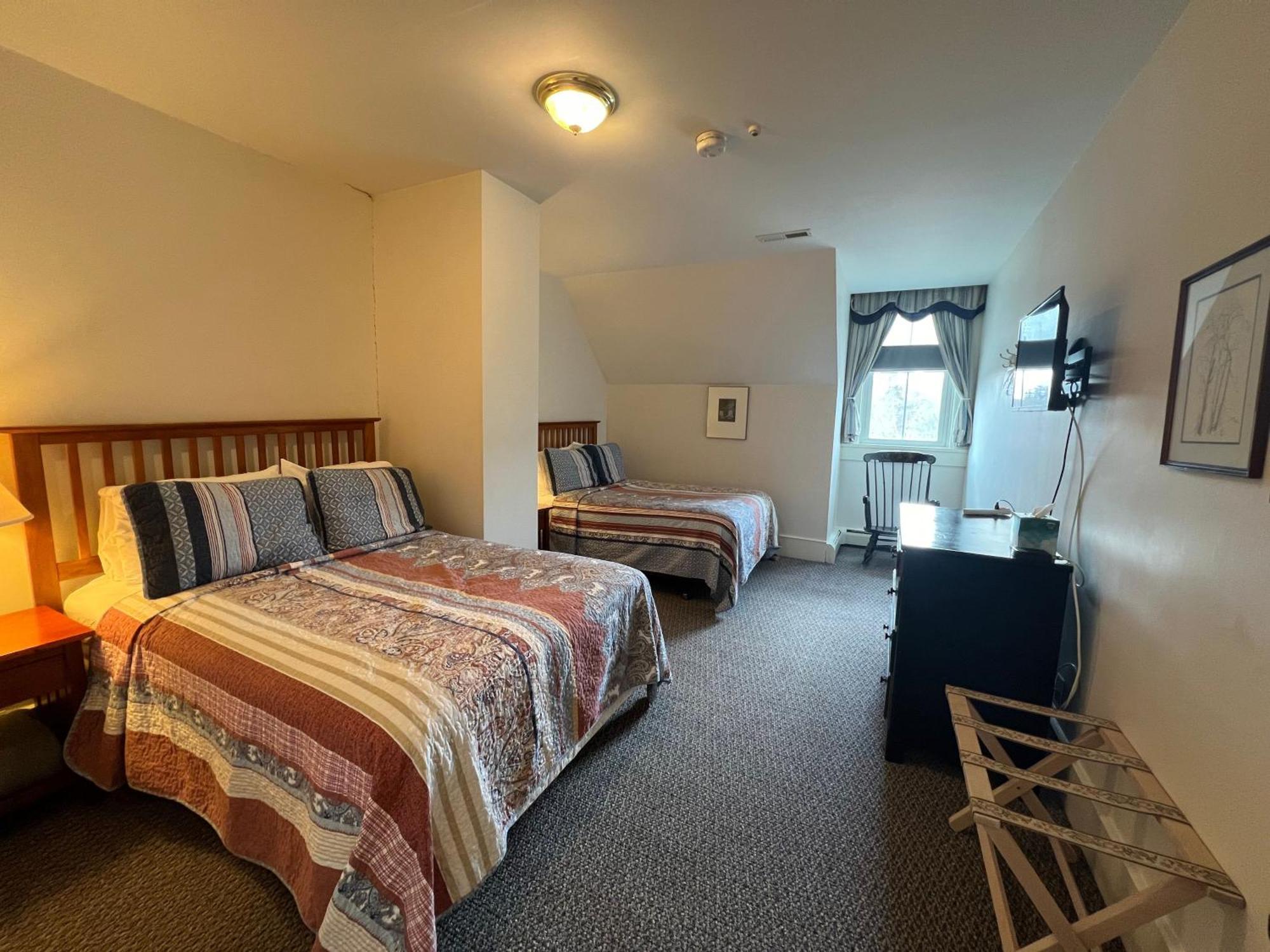 Echo Lake (adults Only) Inn