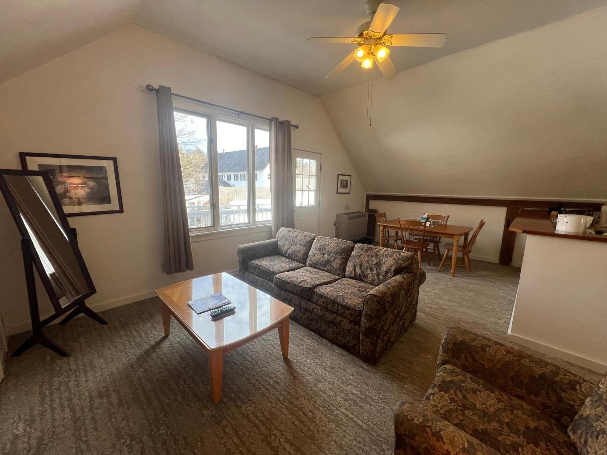 Echo Lake (adults Only) Inn Plymouth